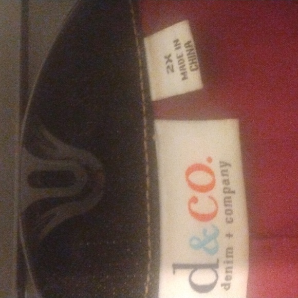 Stylish denim jacket size 2X.  Beautiful fuchsia lining. - Picture 10 of 13